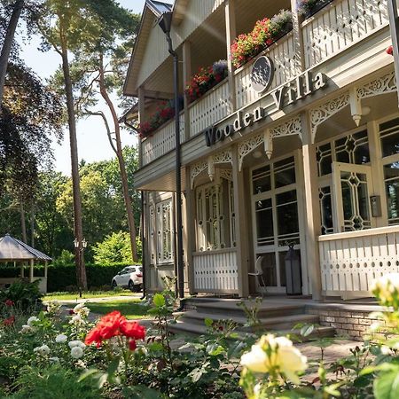 Wooden Villa Apartments ยูร์มาลา ภายนอก รูปภาพ