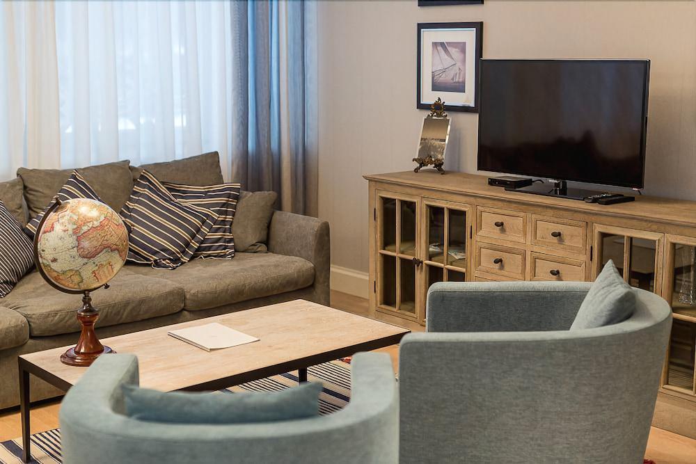 Wooden Villa Apartments ยูร์มาลา ภายนอก รูปภาพ