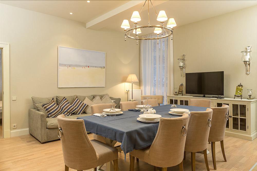 Wooden Villa Apartments ยูร์มาลา ภายนอก รูปภาพ