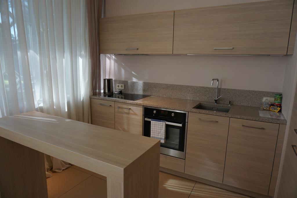 Wooden Villa Apartments ยูร์มาลา ภายนอก รูปภาพ