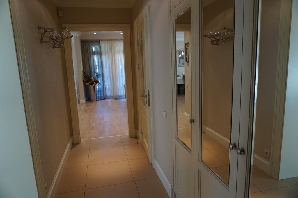 Wooden Villa Apartments ยูร์มาลา ภายนอก รูปภาพ