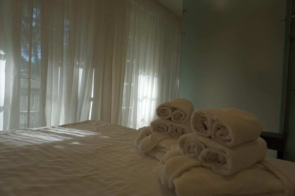 Wooden Villa Apartments ยูร์มาลา ภายนอก รูปภาพ
